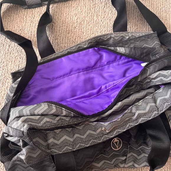Ivivva “So on pointe duffer bag” dance bag - Picture 3 of 5